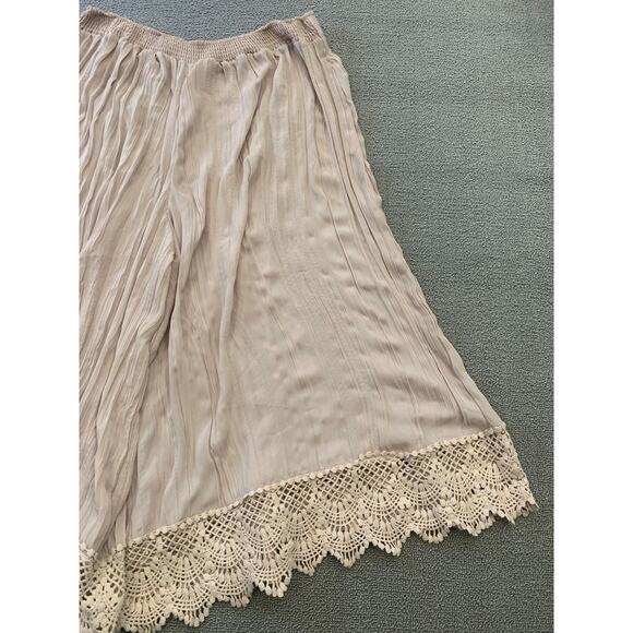 Free People Women's L Flowy Shorts Beige Cropped Culottes Crochet Lace Hem - Picture 7 of 14